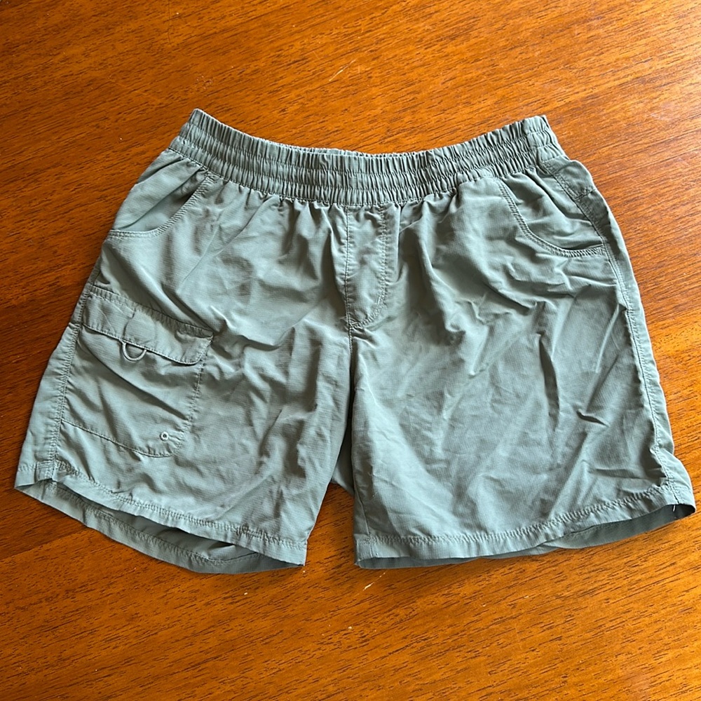 Columbia hiking shorts - size large